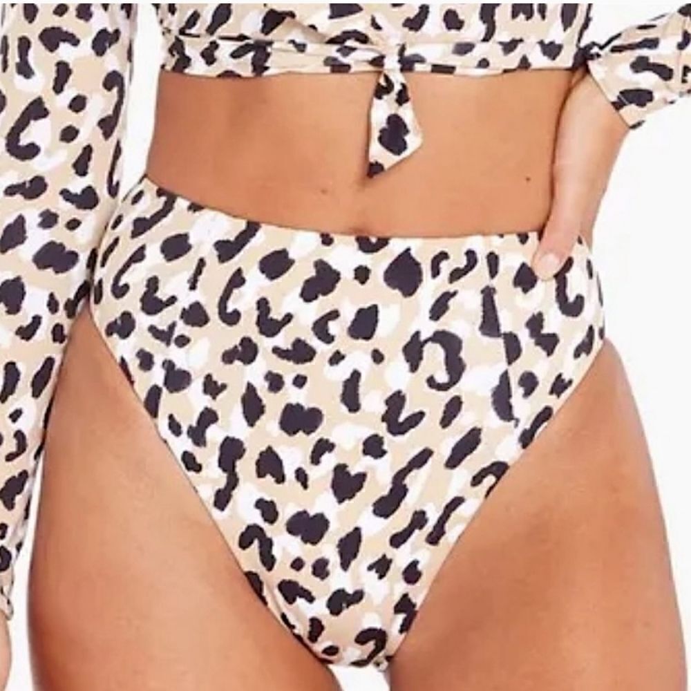 Vitamin A Barcelona Sculpting High Waisted Swim Bottom Leopard Size Small (6)